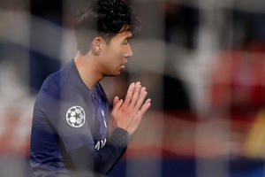 Tottenham: Son Heung Min không ăn mừng khi lập cú đúp, gửi lời xin lỗi Andre Gomes
