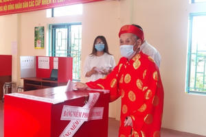 Những cử tri đặc biệt trong ngày hội bầu cử của cả nước