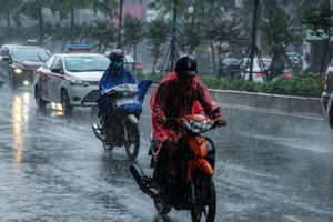 Áp thấp nhiệt đới di chuyển theo hướng Tây, nhiều tỉnh mưa rất to