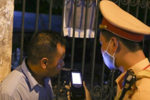 Ngày đầu ra quân, lực lượng CSGT cả nước xử phạt 327 trường hợp vi phạm nồng độ cồn