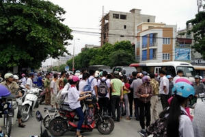 Xe buýt gây tai nạn làm một phụ nữ tử vong