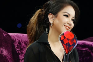 Minh Tuyết tiết lộ tính nhút nhát của Như Quỳnh sau ánh đèn