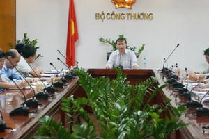 Bán xăng E5 chưa đạt kỳ vọng, doanh nghiệp muốn “khai tử” cả RON 95 Bán xăng E5 chưa đạt kỳ vọng, doanh nghiệp muốn “khai tử” cả RON 95