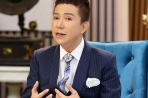 Chê túi Long Nhật, nữ 'đại gia' trả cát-xê hát đám cưới nửa tỷ đồng cùng hàng hiệu