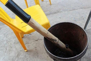 Mất mạng vì trêu ghẹo phụ nữ trước mặt chồng