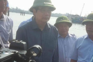 Bộ trưởng Bộ NN&PTNT lắng nghe nguyện vọng ngư dân Thừa Thiên Huế