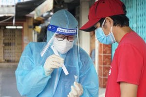 Dùng kết quả test nhanh xác định người mắc COVID-19