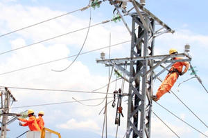 Doanh nghiệp điện vừa ứng phó với nắng nóng, vừa đề phòng thiên tai Doanh nghiệp điện vừa ứng phó với nắng nóng, vừa đề phòng thiên tai