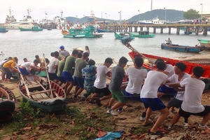 Ứng phó với bão số 12: Quân đội huy động hơn 132 nghìn người sẵn sàng giúp dân