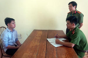 Sửa chứng minh thư để thi hộ THPT quốc gia, nhận 100 triệu đồng