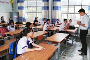 Thí sinh cả nước nô nức làm thủ tục dự thi THPT quốc gia 2018