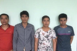 Bắt 4 đối tượng mang vàng bạc giả đi cầm cố