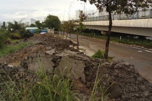 Khu đô thị Thủ Thiêm đang bị bùn đất thải bủa vây