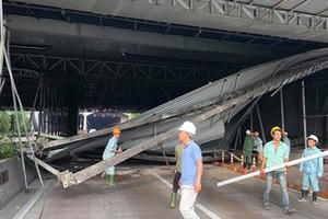 [Clip]: Rùng mình khoảnh khắc giàn giáo hầm Thủ Thiêm đổ sập