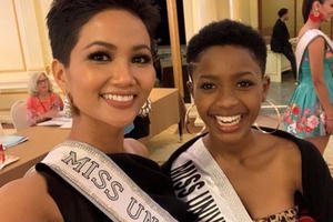 Hoa hậu Việt: Gian nan và cạm bẫy