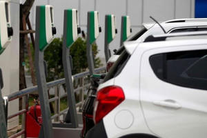 Nghiên cứu đề xuất xây dựng Chiến lược phát triển ngành xe nhiên liệu sạch tại Việt Nam