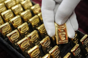 Giá vàng hôm nay 14/6: Đồng loạt hạ nhiệt