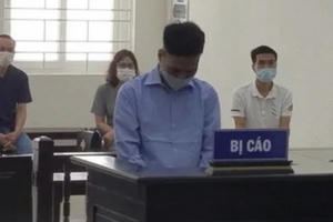 Lên mạng mua súng và 1kg đạn chì để bắn người vô tội