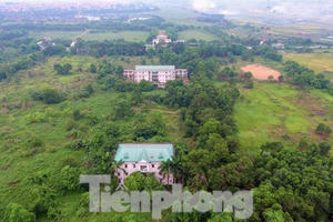 Cận cảnh Bệnh viện Đa khoa Mê Linh 2.700 tỷ đồng bị bỏ hoang