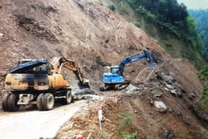 Sạt lở nghiêm trọng tuyến đường tỉnh hơn 400 tỷ tại Lạng Sơn Sạt lở nghiêm trọng tuyến đường tỉnh hơn 400 tỷ tại Lạng Sơn