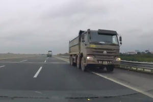 “Hung thần xa lộ” ngang nhiên đi ngược chiều trên cao tốc