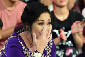 Thái Châu, Hồng Vân rớt nước mắt vì con gái danh hài Duy Phương