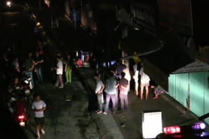 Cãi nhau với bạn gái, nam thanh niên chém loạn xạ khiến 3 người thương vong