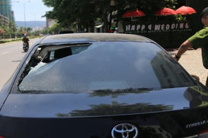 Đà Nẵng: Điều tra danh tính nhóm thanh niên đập phá hàng loạt ô tô trong đêm