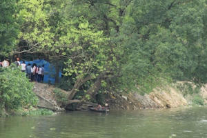 Huế: Đôi thanh niên 1 nam, 1 nữ cùng nhảy sông Như Ý tự tử