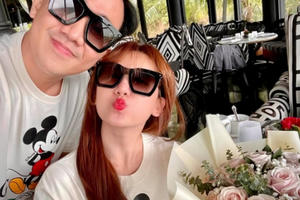 Trấn Thành tung ảnh kỷ niệm 4 năm ngày cưới, để lộ khoảnh khắc khiến người xem “đỏ mặt”