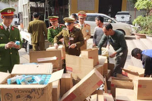 Bắc Giang: Tiêu hủy hơn 2 nghìn chai mỹ phẩm không rõ nguồn gốc