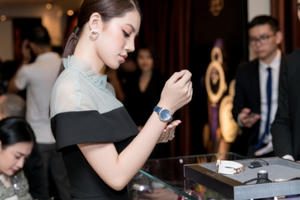 Xuất hiện thanh lịch tại sự kiện, Jolie Nguyễn vẫn nổi bật nhờ phụ kiện đắt tiền Xuất hiện thanh lịch tại sự kiện, Jolie Nguyễn vẫn nổi bật nhờ phụ kiện đắt tiền