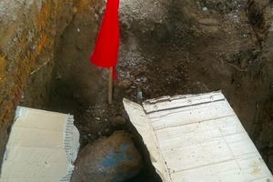 Đào móng phát hiện kho đạn pháo