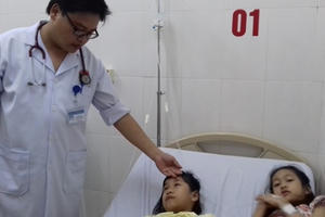 Hà Tĩnh: 9 học sinh tiểu học nhập viện vì ăn quả ngô đồng