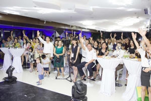 Gần 1.000 khách hàng chen chân thăm quan căn hộ mẫu dự án GoldSeason Gần 1.000 khách hàng chen chân thăm quan căn hộ mẫu dự án GoldSeason