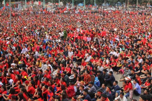 Nghệ An: Lắp màn hình “khủng” để người hâm mộ “tiếp sức” cùng đội tuyển Việt Nam