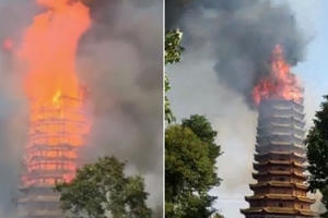 Tháp cổ bằng gỗ cao nhất châu Á bị thiêu rụi
