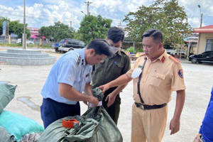 Hậu Giang: Tạm giữ trên 1 tấn hàng hóa không nhãn hiệu và hóa đơn chứng từ