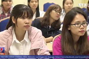 Xung quanh việc bỏ miễn học phí cho sinh viên sư phạm