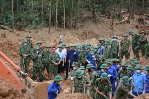 Đến 14 giờ 55 phút hôm nay (15/10) đã tìm thấy 7 thi thể tại Tiểu khu 67