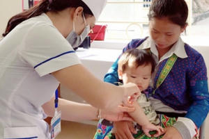 Tiếp tục tiêm ngừa ngăn chặn dịch sởi bùng phát