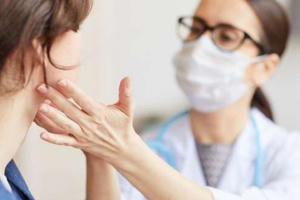 Những dấu hiệu cảnh báo ung thư vòm họng Những dấu hiệu cảnh báo ung thư vòm họng