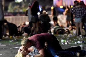 Giây phút cuối của nữ nạn nhân gốc Việt trong vụ xả súng kinh hoàng ở Las Vegas Giây phút cuối của nữ nạn nhân gốc Việt trong vụ xả súng kinh hoàng ở Las Vegas