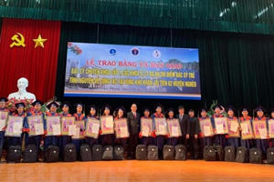Thêm 60 bác sỹ trẻ tình nguyện về công tác tại 33 huyện nghèo phía Bắc Thêm 60 bác sỹ trẻ tình nguyện về công tác tại 33 huyện nghèo phía Bắc