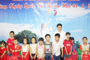 Vedan Việt Nam tặng trên 2.100 phần quà cho các cháu thiếu nhi