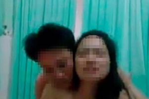 Cán bộ bị lộ clip sex tự nhận kỷ luật 'cảnh cáo'