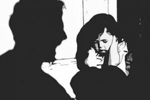 Vợ vừa rời khỏi nhà, chồng thực hiện hành vi đồi bại với cháu bé hàng xóm