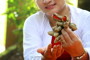 Hòa Bình: Thứ hạt đỏ bán đắt như vàng đã xuất khẩu sang Tây