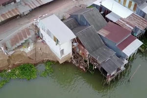 Hoang tàn vùng sạt lở Vàm Nao Hoang tàn vùng sạt lở Vàm Nao