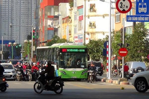 Thời sự 8h ngày 30/12/2016: Cấm tất cả phương tiện dừng đỗ dọc tuyến buýt nhanh BRT